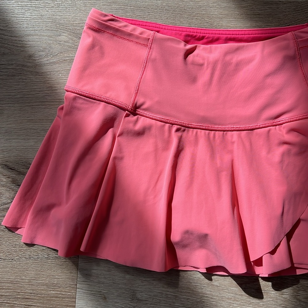 Lululemon skirt - Picture 4 of 17